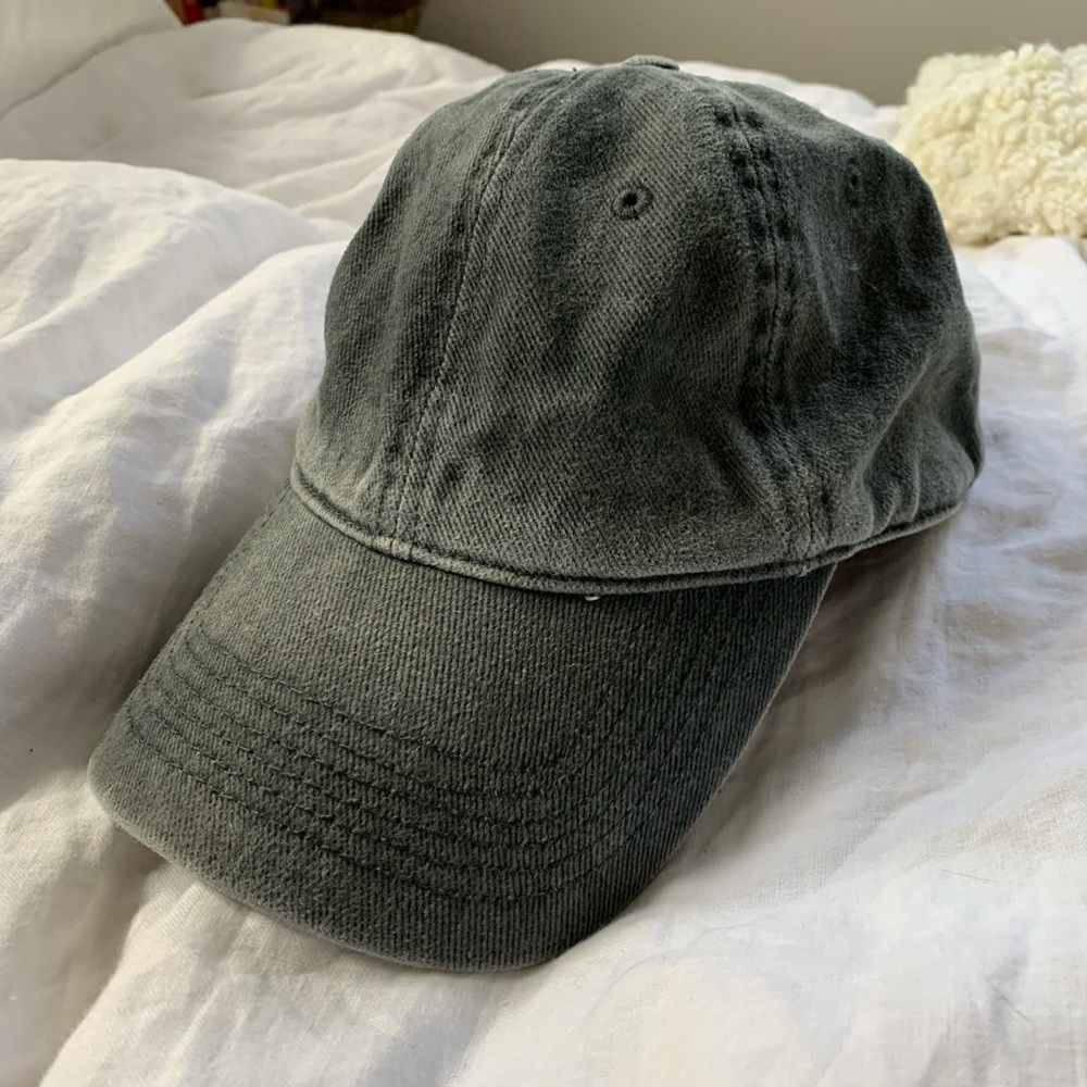 BRANDY MELVILLE gray hat